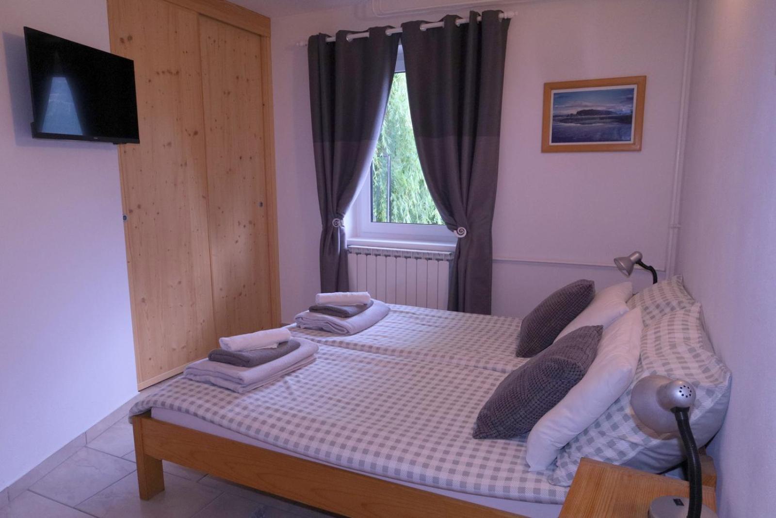 Apartments Tatjana Бовец Екстер'єр фото